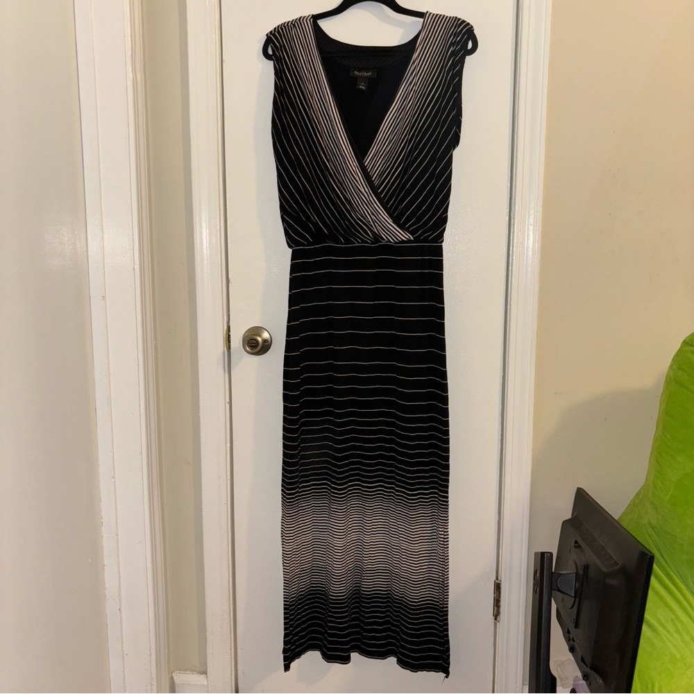 White House Black Market Black and White Maxi Dress